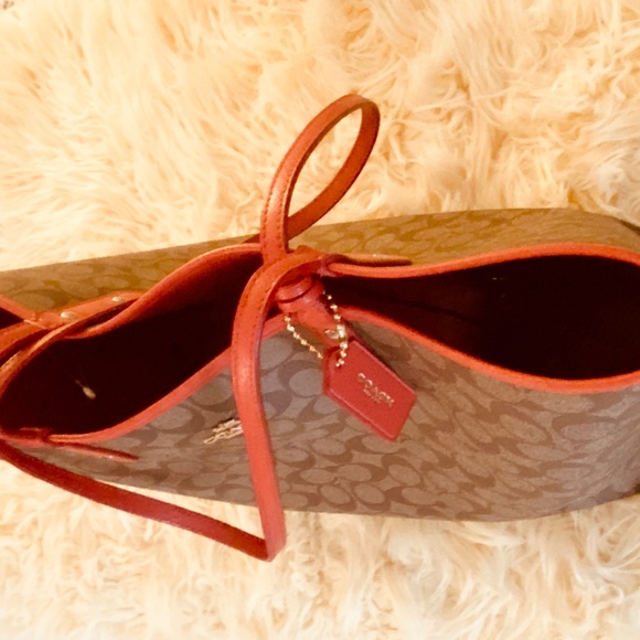 Coach F36658 reversable Tote Bag with Signature / orange Pouch excellent - Picture 10 of 10